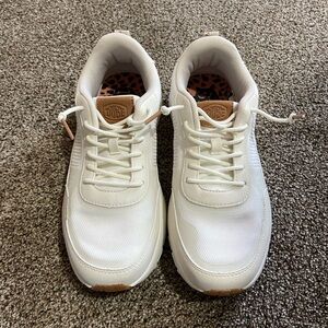 Womens Hey Dudes. Size 7